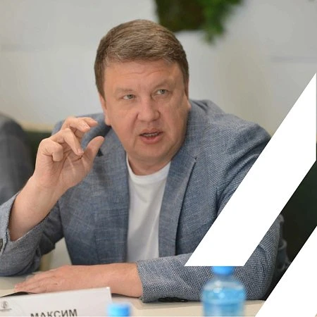 «Первым учителем для детей становится не мама, а Алиса». Что сказал ректор института и колледжа МИДиС про школу будущего и ИИ 