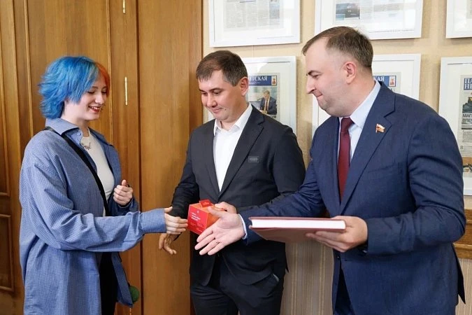 Первая полоса и новый образ: как студенты МИДиС перезапустили «Парламентскую неделю»