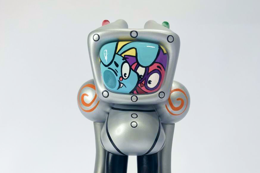 Месяц назад в МИДиС прошёл хакатон «Вдохновлённые Смешариками», а компания «Рики» уже изготовила игрушку по эскизу нашей студентки