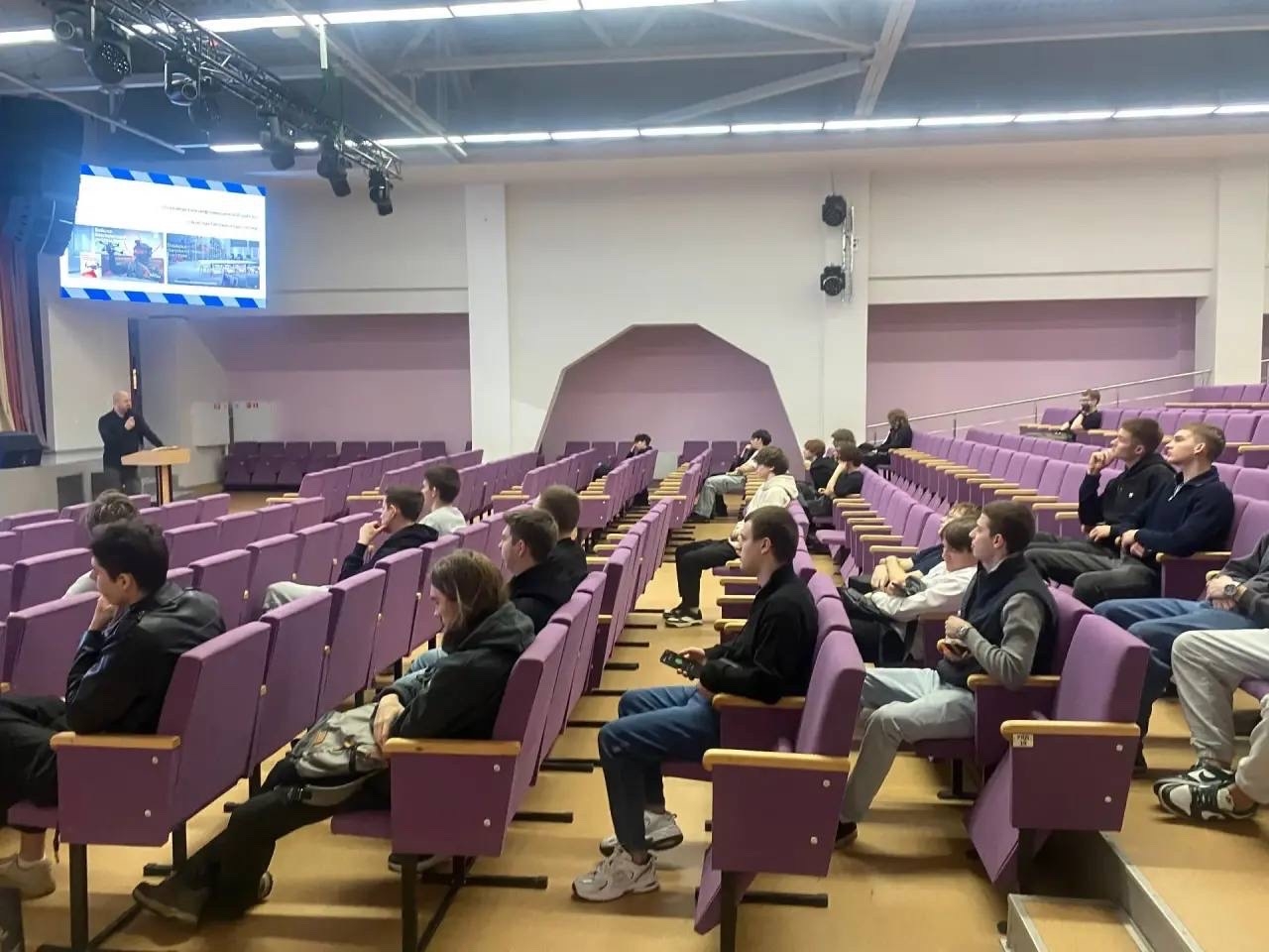 Проведен урок Мужества в рамках празднования Дня защитника отечества со студентами 4 курса ВО и СПО