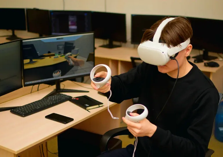 Лаборатория виртуальной/дополненной реальности