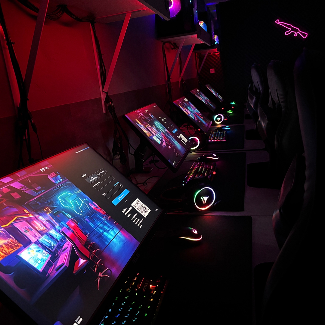 «Нет выходных, но я кайфую от работы»: выпускник МИДиС открыл компьютерный клуб PixelHub