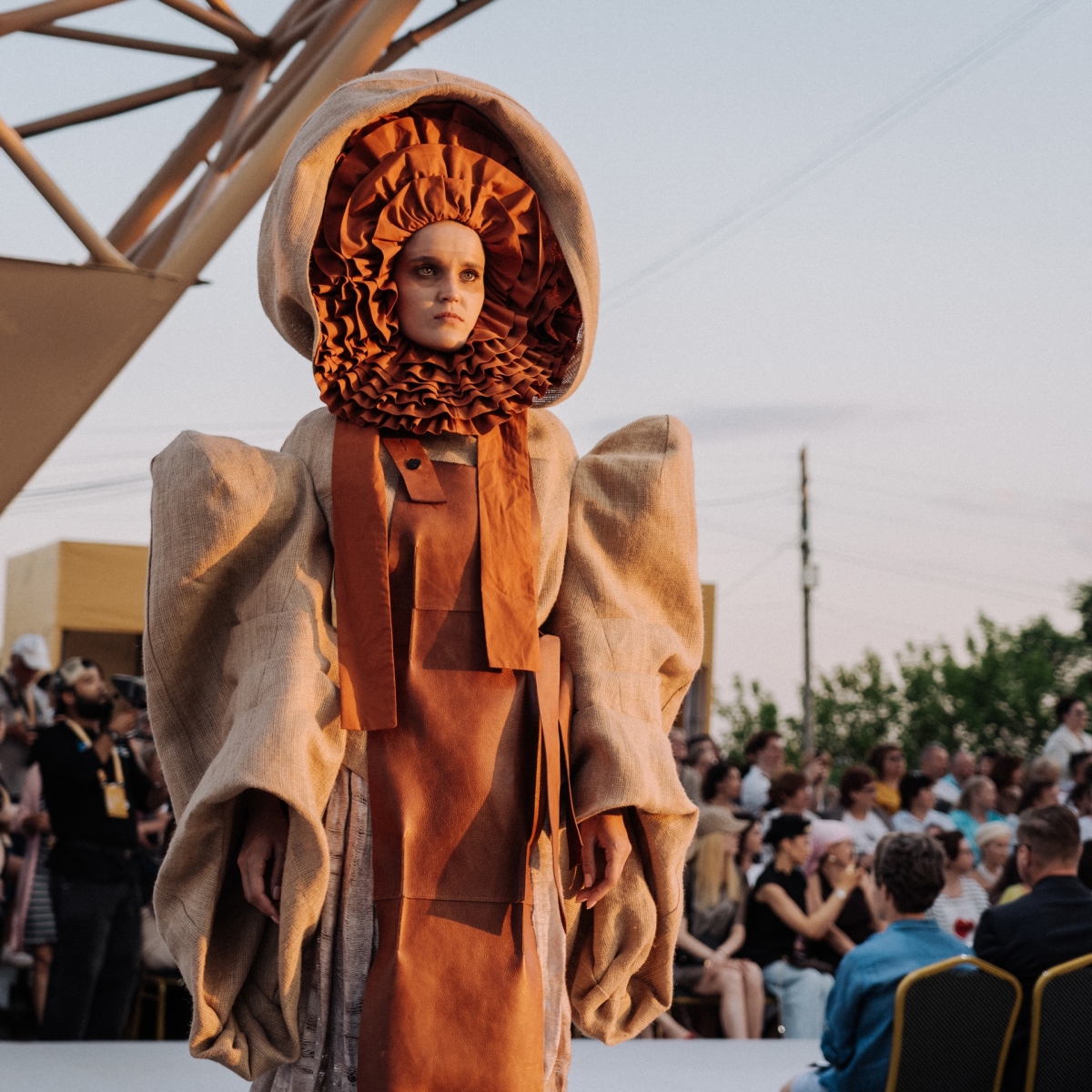 Ректор МИДиС в эфире ОТВ рассказывает о коллекции «Аркаим»