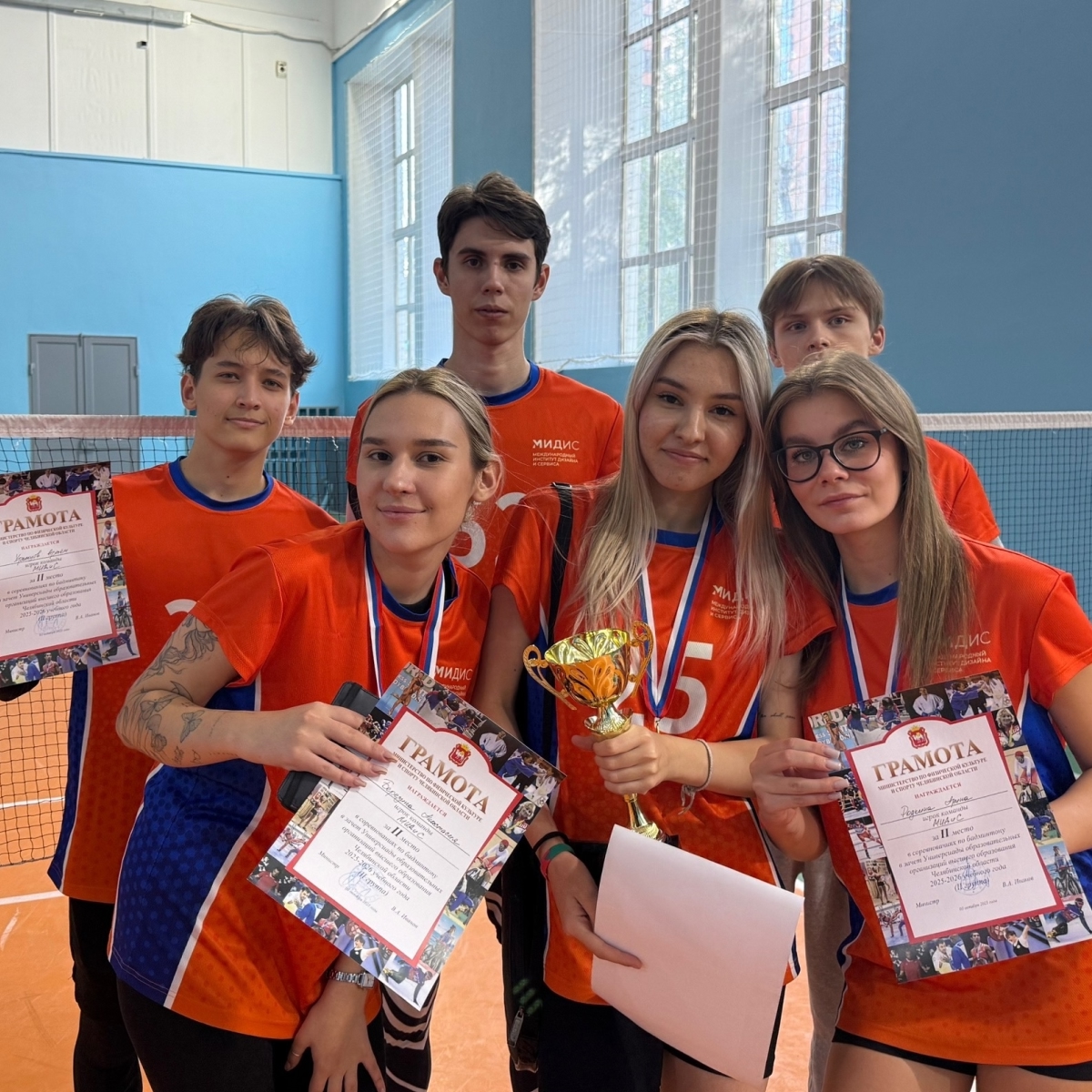 Радуемся «серебру» по бадминтону