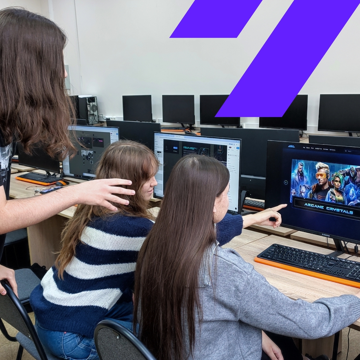 Наши студенты работают над созданием полноценной вики-вселенной для игры Arcane Crystals от Finiki.Games! 