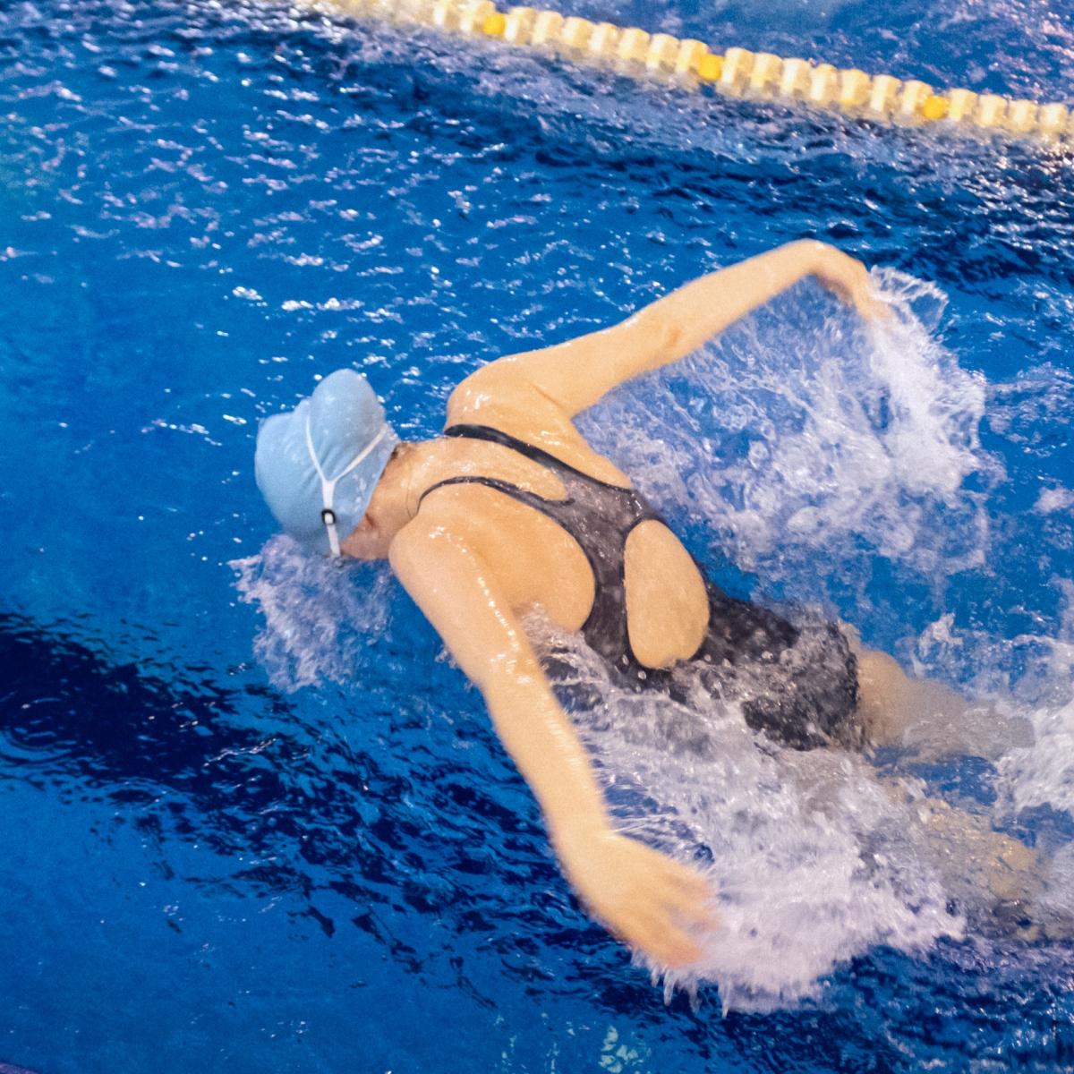 Кто победил на ежегодных соревнованиях по плаванию в МИДиС? Традиционно они проходят в канун Нового года