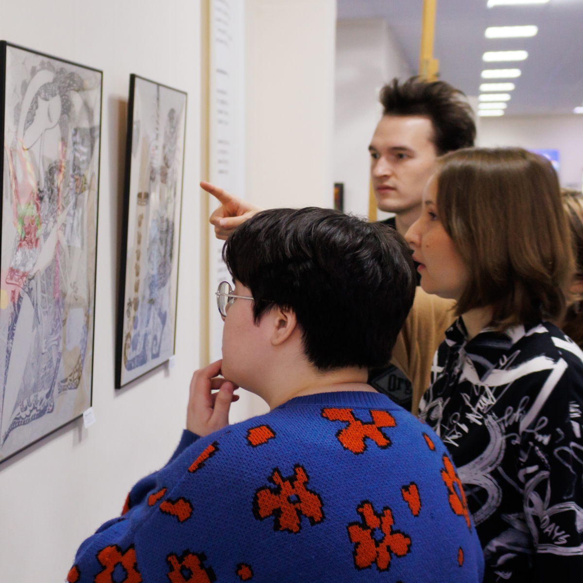 А оливье у нас на стенах…