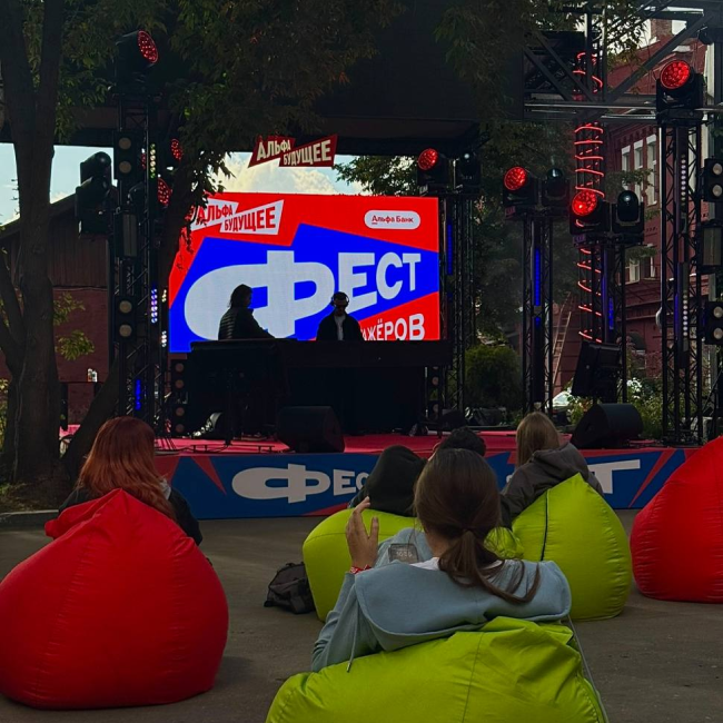 Сначала стажировка, а потом полноценная работа: как наша студентка стала маркетологом в «Альфа-Банке»