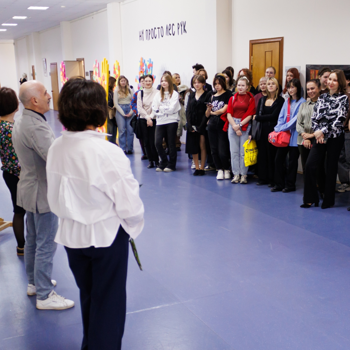 А оливье у нас на стенах…