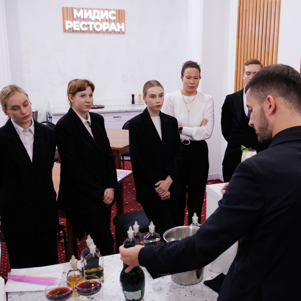 Руководство пятизвёздочных отелей сами приезжают в МИДиС. Но почему?