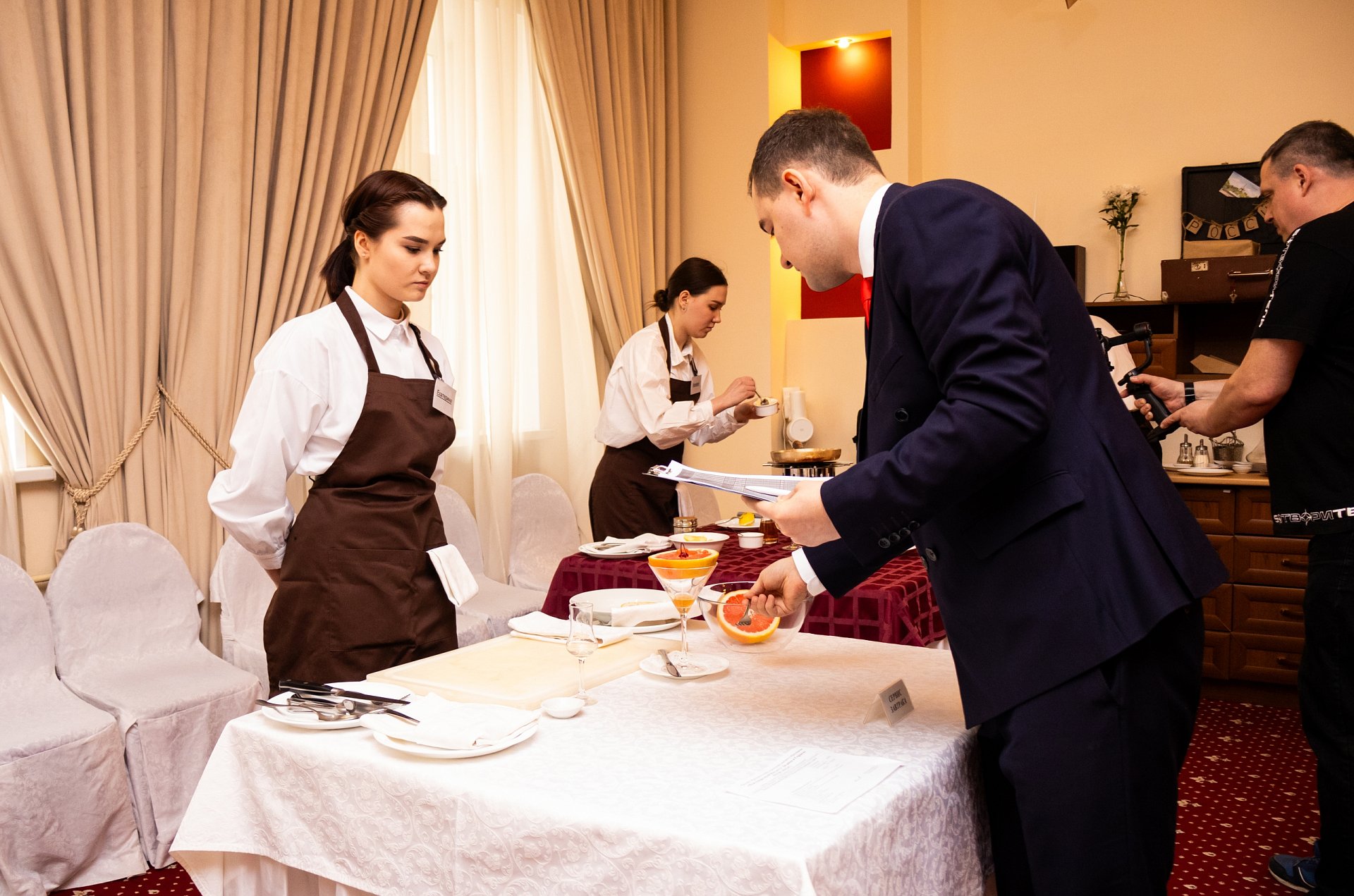 Всё о ресторанном и гостиничном бизнесе: от обучения до карьеры