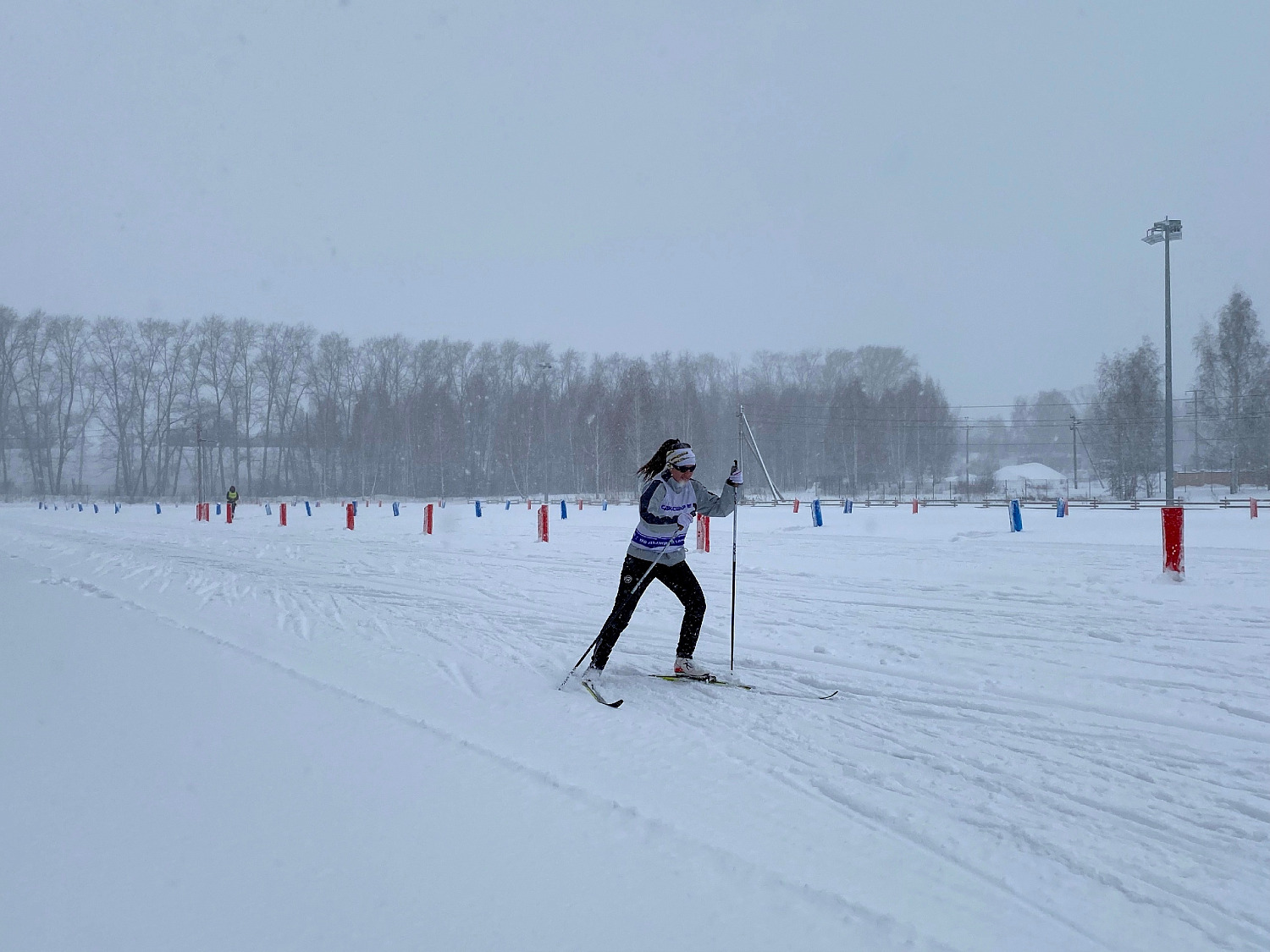 Мокрый снег не помеха. У МИДиС победа в лыжных гонках!