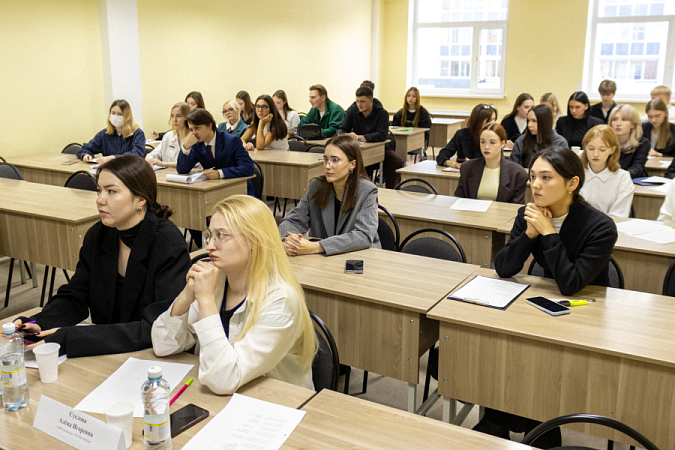 В МИДиС прошла защита конкурсного задания компетенции «интернет-маркетинг» – важный этап для будущих профи