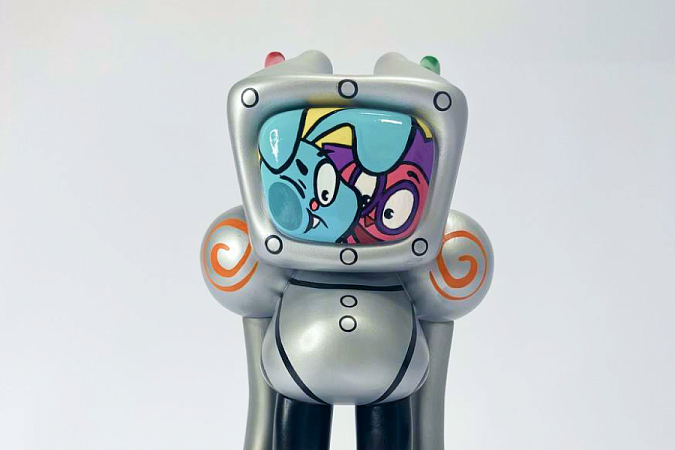 Месяц назад в МИДиС прошёл хакатон «Вдохновлённые Смешариками», а компания «Рики» уже изготовила игрушку по эскизу нашей студентки