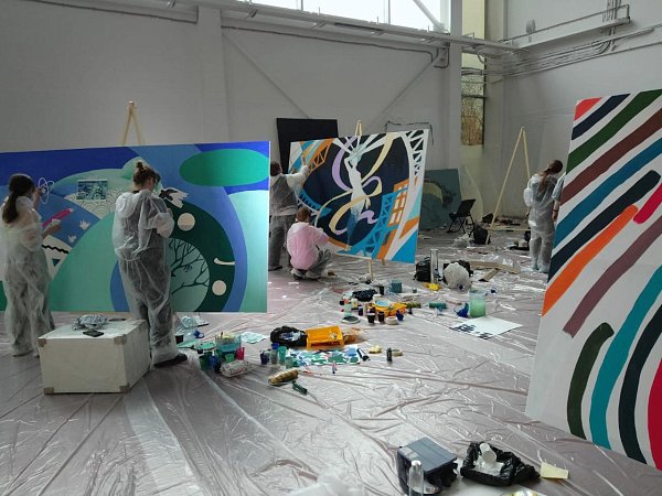 Мы удивлены, что дизайнеры МИДиС творят в Музее современного искусства? Нет! Мы за них очень рады