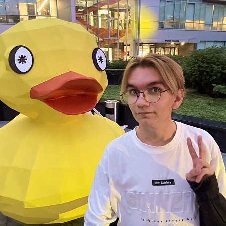 Как получить работу в крупной международной компании ещё во время учёбы в МИДиС?