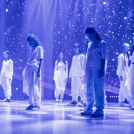 Студенты ивент-менеджмента МИДиС организовали концерт к 8 марта: как прошло мероприятие