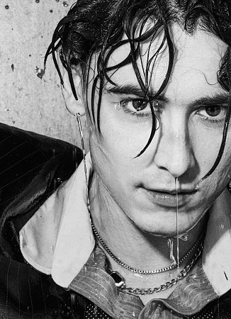 Модель, актёр, арт-блогер, графический дизайнер – рассказываем о выпускнике МИДиС