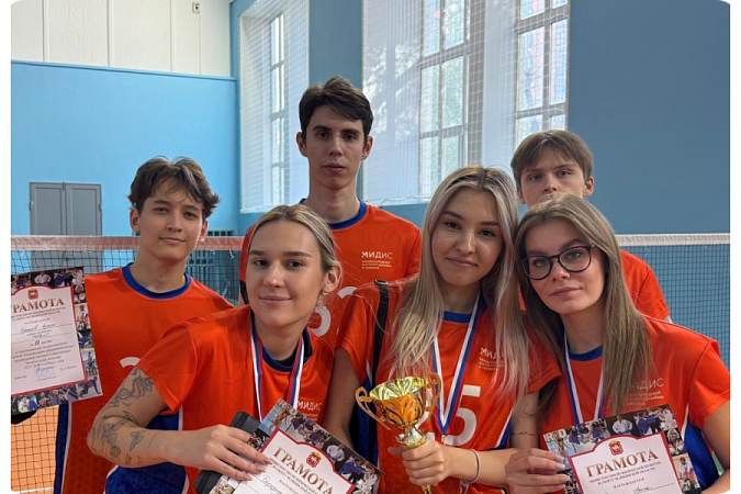 Радуемся «серебру» по бадминтону