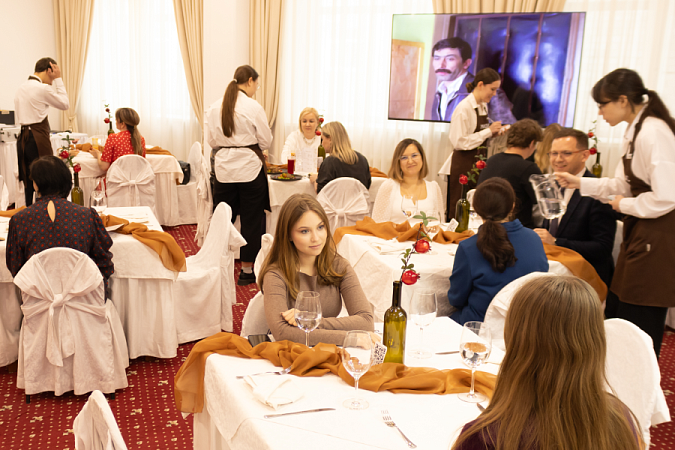 Слишком вкусно, чтобы быть правдой: студенты Школы гостиничного и ресторанного бизнеса открыли ресторан в стенах МИДиС