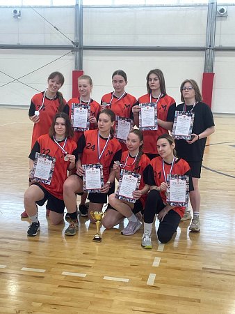 Девушки МИДиС на соревнованиях по мини-футболу получили «серебро»!