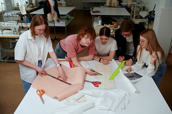 если вы мечтаете поступить на Дизайн в колледж или институт, обучение на курсе «Рисунок и живопись» гарантирует реализацию ваших планов