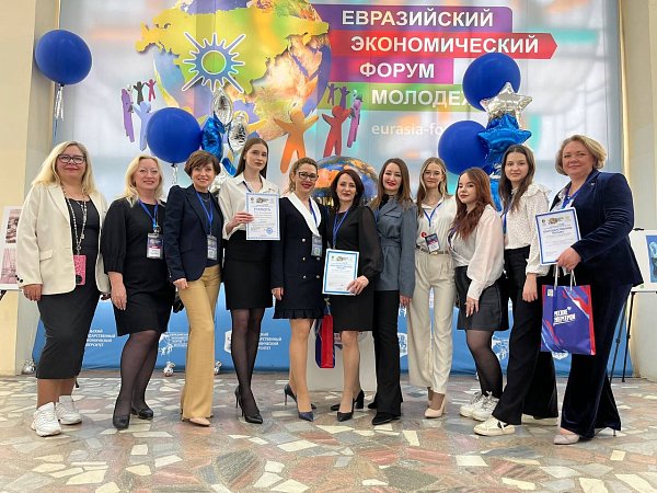 Конкурс на 112 стран. И жюри спрашивает наших студентов: «У нас только один вопрос — когда вы сможете выйти к нам на работу?». Это ли не победа?