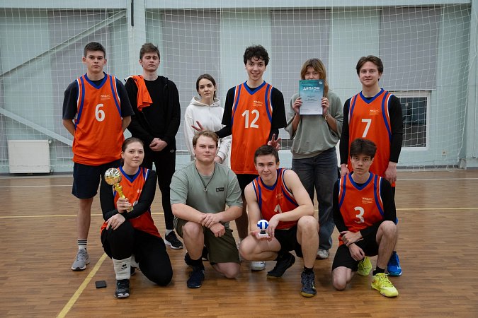 Новые спортивные достижения студентов МИДиС. На этот раз в волейболе!