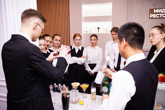 Гостиничное дело: как устроено обучение и практика на каждом курсе 