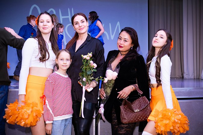 Бесконечная любовь в МИДиС: праздничный концерт ко Дню матери