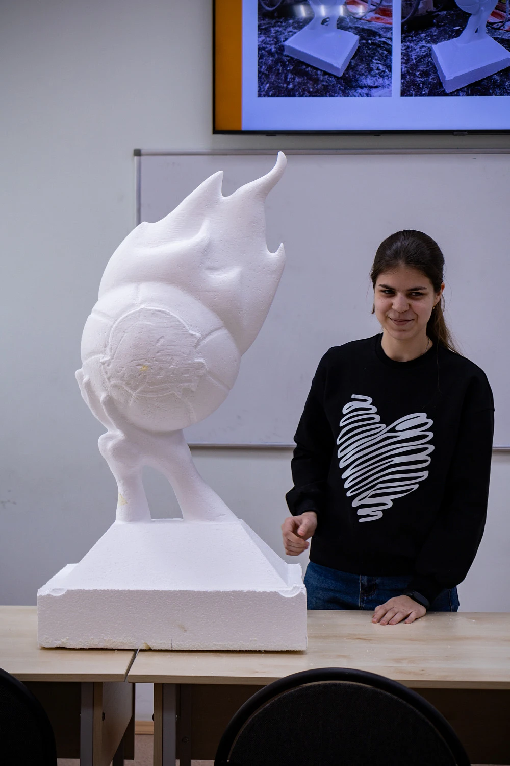 Студенты МИДиС создали 3D-модели для робота-манипулятора KUKA и вырезали на нём скульптуры по своему эскизу